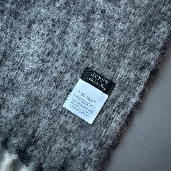 J Crew Chunky Wool Scarf - Picture 5 of 5
